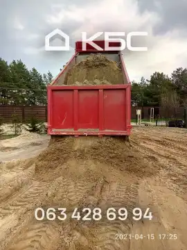 Замовити ґрунт на підсипку з доставкою по Києву та області