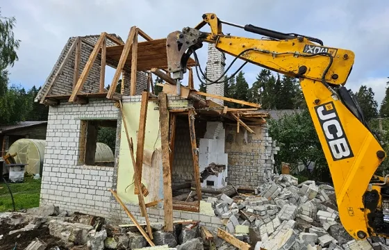 Демонтаж будинку
