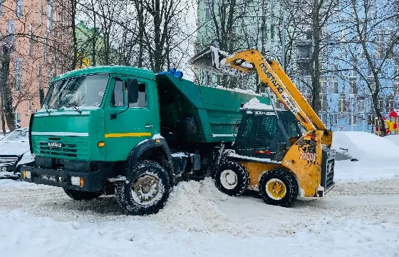 Прибирання та вивіз снігу
